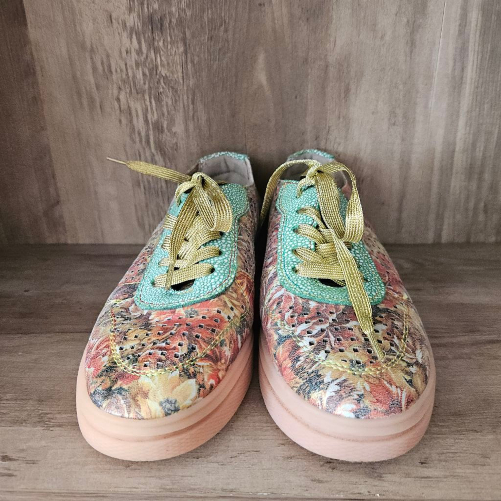 L'artiste Spring Step Multicolor Floral Pebbled Leather Sneakers Womens 38 - Picture 2 of 6